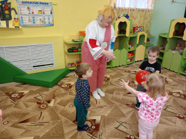 Кукла в гостях у ребят Кукла в гостях у ребят.