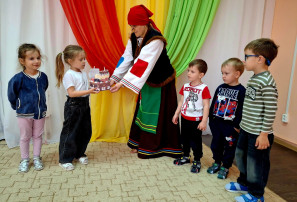 День рождения Бабы Яги День рождения Бабы Яги.